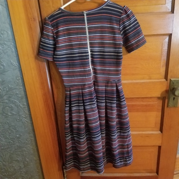 LuLaRoe Amelia. Multicolored stripes. Size M - Picture 3 of 9
